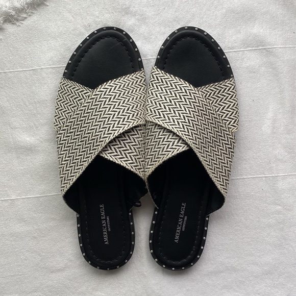 American Eagle Zig-zag Slide On Sandals - Picture 2 of 3